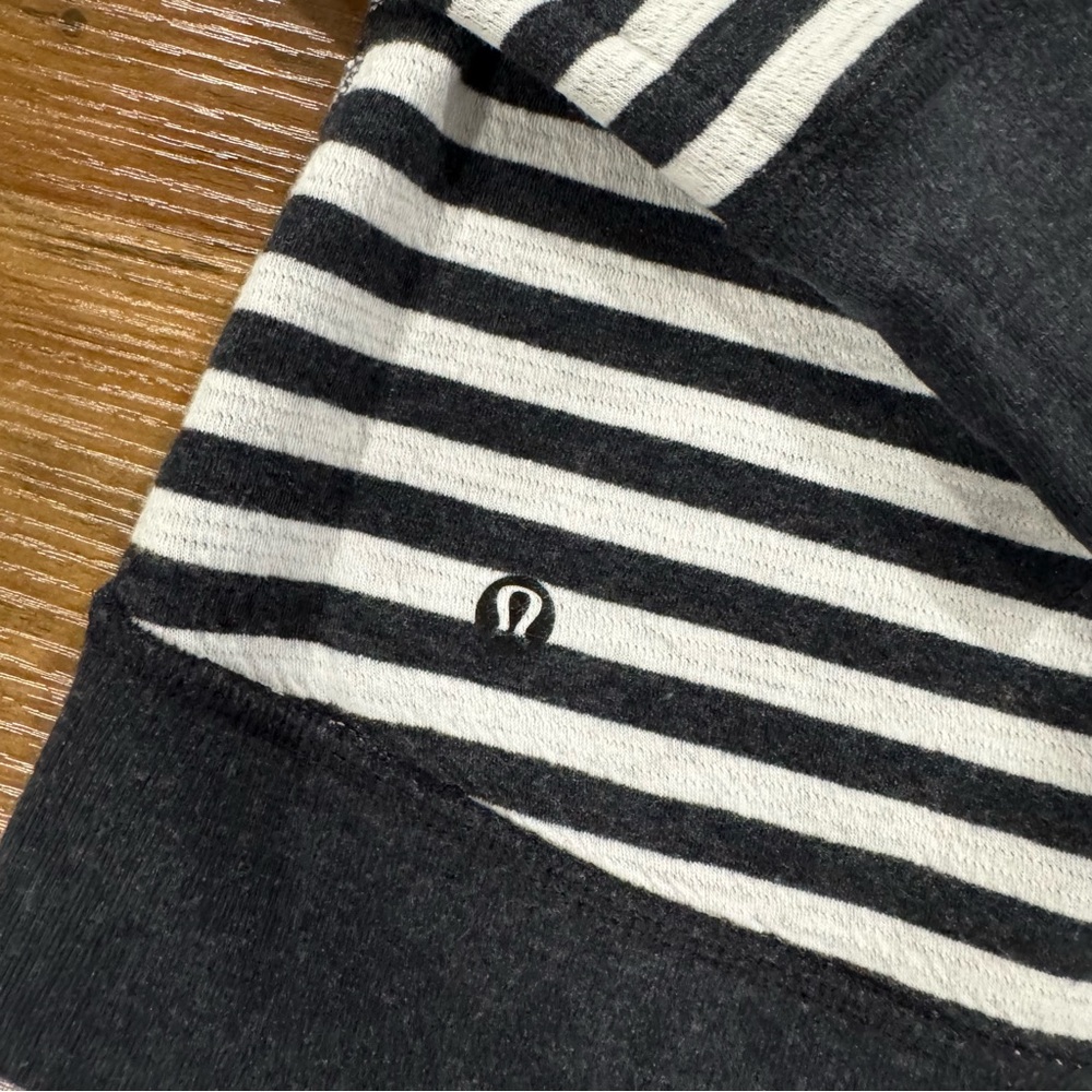 Lululemon In A Cinch Long Sleeve Tee - Picture 10 of 11